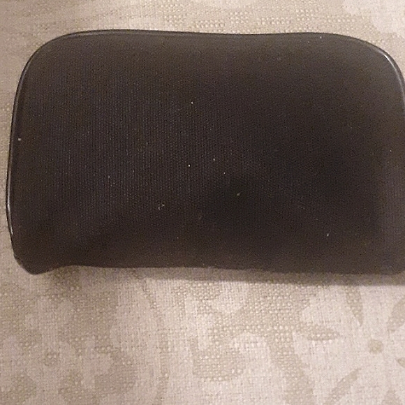 FENDI NEW AUTHENTIC LIMITED COSMETIC BAG WITH UNBRANDED WRISTLET - Picture 4 of 9